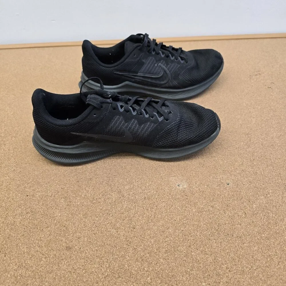 Nike Men's Downshifter 10 DJ2680-003 Black Sneakers Size 9.5 (S5)